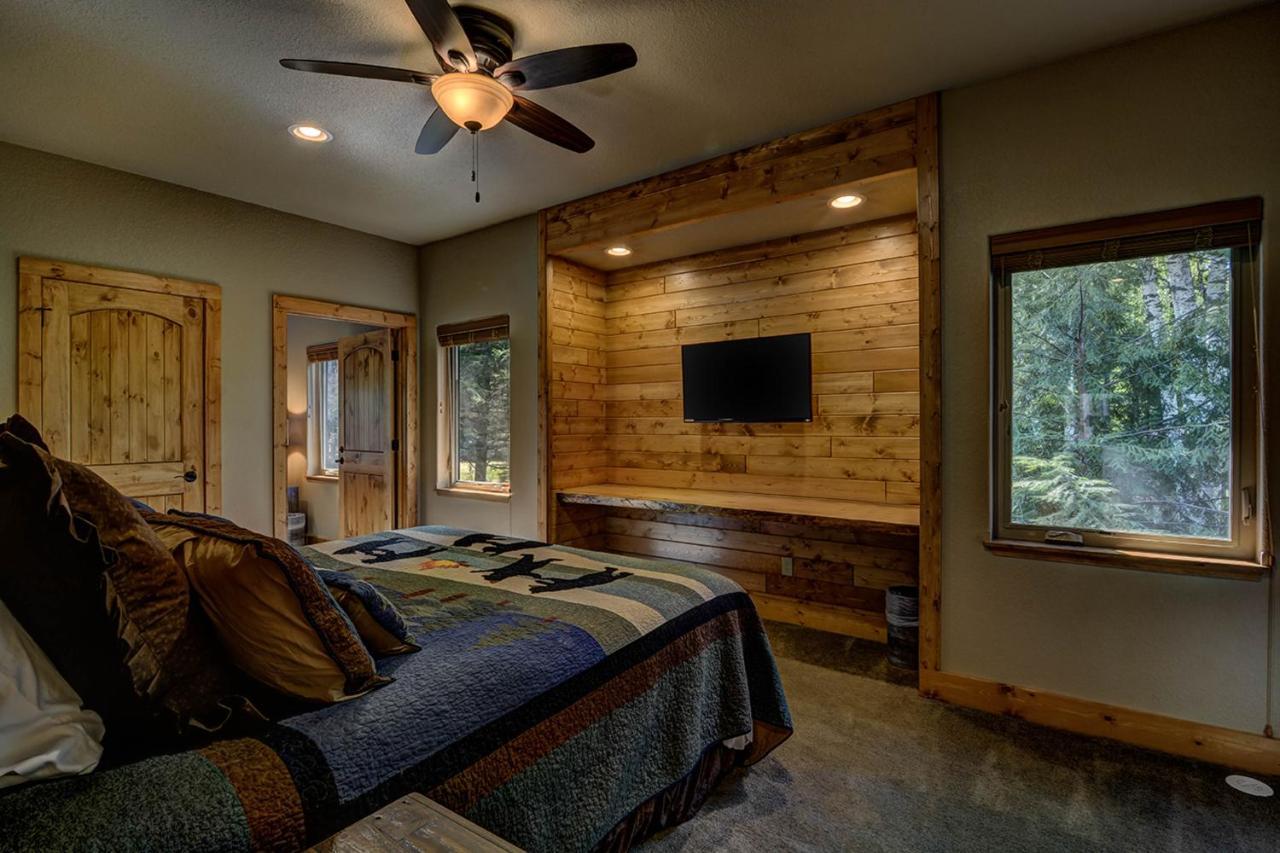 Whispering Pines Lodge: 9 Bedroom Eagle River Exterior foto